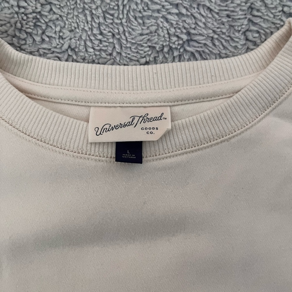 Universal Threads Crewneck - Picture 2 of 3